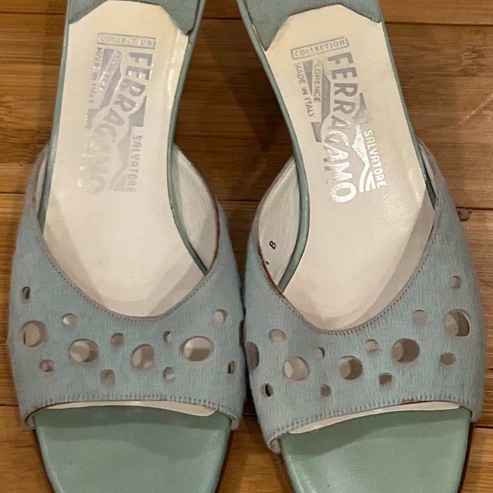 Teal Salvatore Ferragamo Pump Size: 9.5 Used